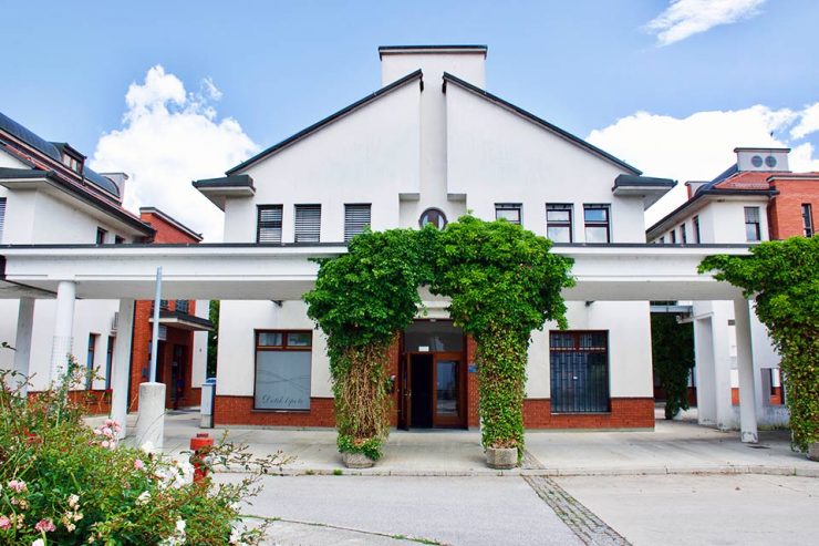 Ambulanta Rosič, prostori ambulante Rosič, Ginekološki pregled, ultrazvočna diagnostika ter ginekološki posegi, pregledi nosečnic, presejalni testi, ultrazvočne preiskave, kardiotokografija
